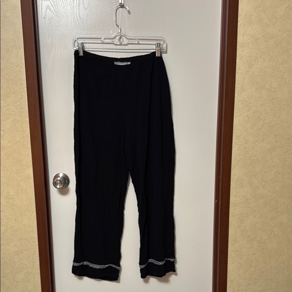 Carol Anderson Black Pants with Silver Trim Size 10